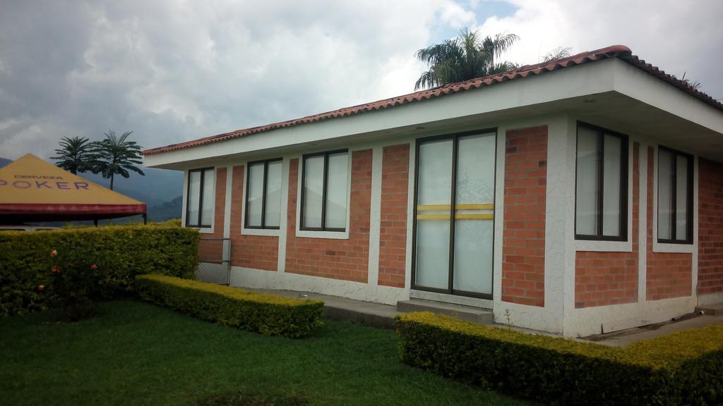 Hostal La Sultana Santa Rosa De Cabal Exterior photo