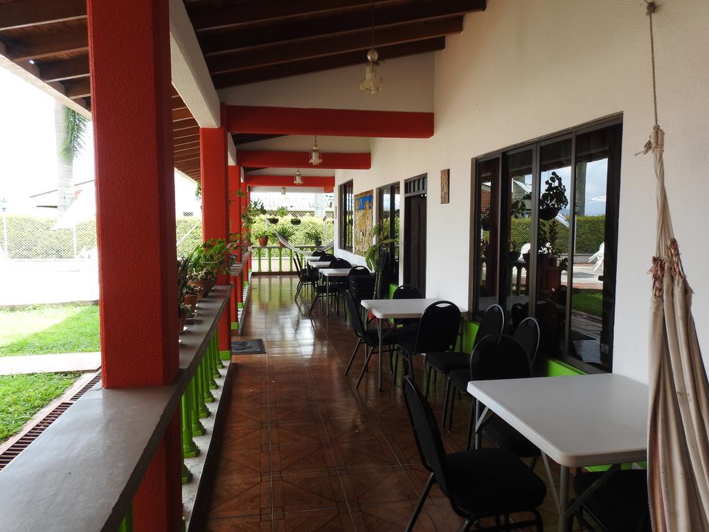 Hostal La Sultana Santa Rosa De Cabal Exterior photo